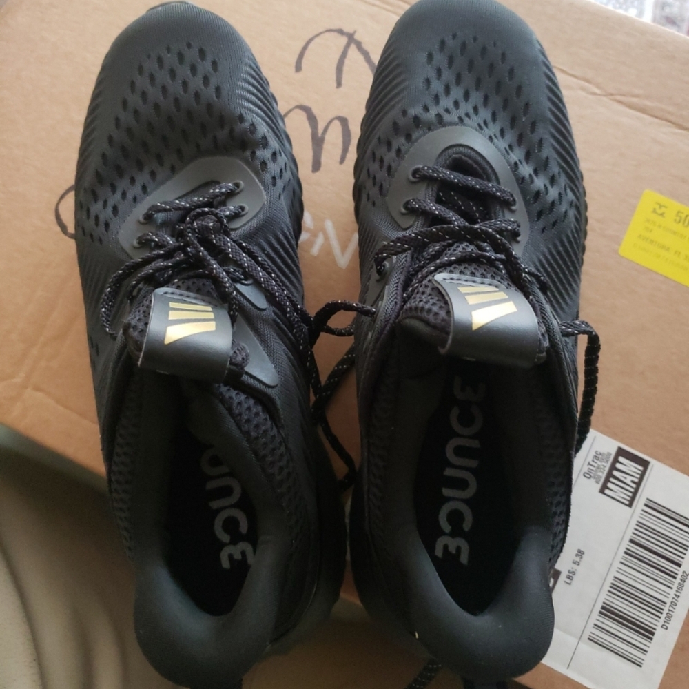 Adidas Men's Black Sneakers with Gold Accents - Picture 6 of 7